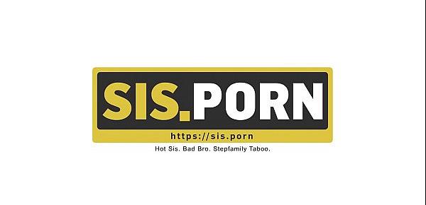  SIS.PORN. Stud finds a way to penetrate brunette stepsisters vagina